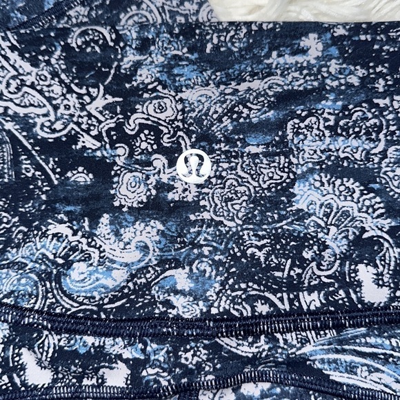 Lululemon In Movement 7/8 Tight *Everlux 25" Paisley Glaze Multi - Picture 6 of 6